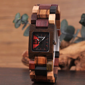 Ein einmaliges und auffälliges Design zeichnet die Armbanduhr "Edelholz" aus