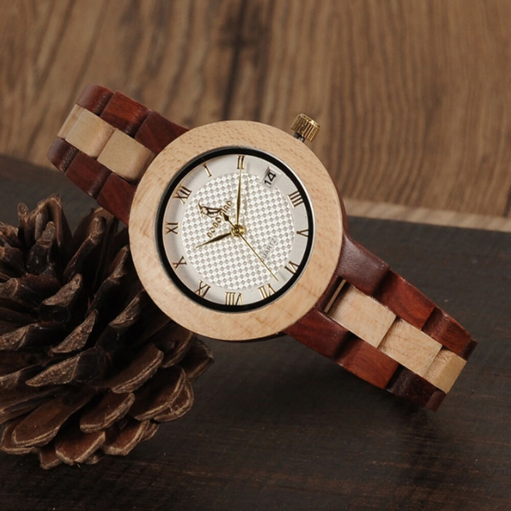 Unsere hochwertige Armbanduhr "Sandelholz" für Damen