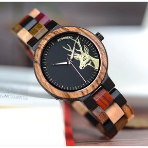 Die Armbanduhr "Hirsch-Gravur" zeichnet sich durch ein einmaliges Design aus
