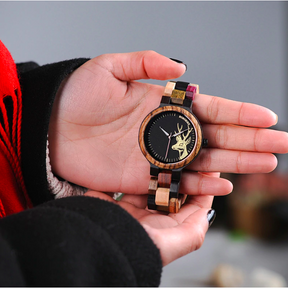 Mit unserer Armbanduhr "Hirsch-Gravur" erhälst du ein absolutes Schmuckstück