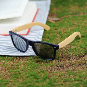 Die Sonnenbrille "Zakynthos" aus Holz ist ein optisches Highlight
