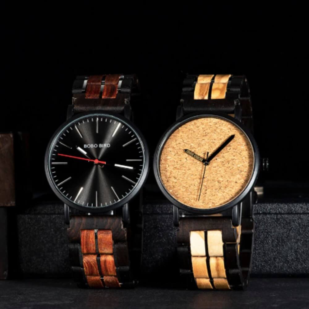 Die Armbanduhr "Alpina" erhältst du in 2 Farbvarianten