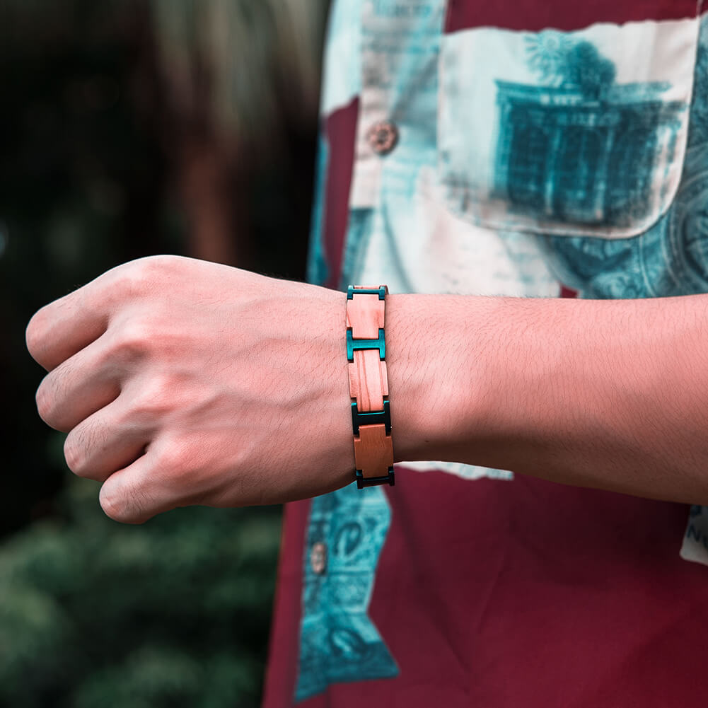 Das Armband "Kreta" aus Olivenholz für Männer und Frauen