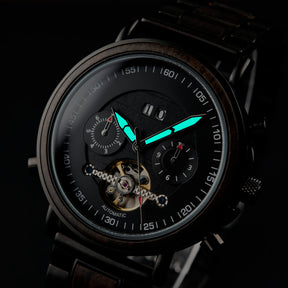 Die Armbanduhr "Waldviertel" besticht durch ihr edles und zeitloses Design