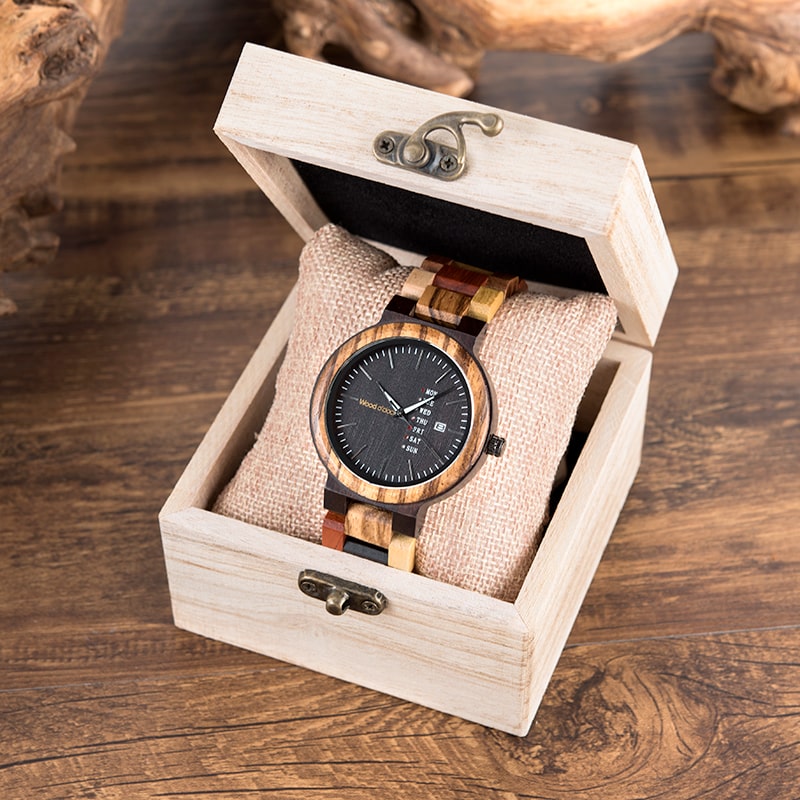Die passenden Geschenkbox aus Holz macht unsere Armbanduhr "Adam und Eva" zum perfekten Geschenk