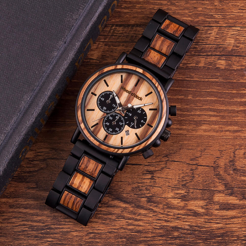 Die "Haselbraun" ist eine hochwertige Armbanduhr aus Holz