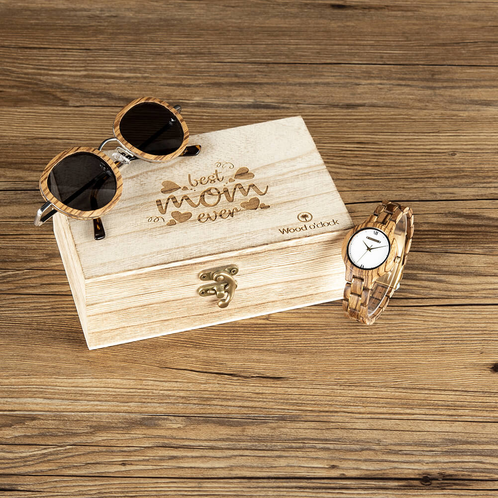Verschenke das edle Set "Best Mom Monroe" mit Armbanduhr und Holzsonnenbrille