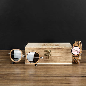 Diese edle Holzbox ist Teil des Geschenksets "Best Mom Kirschbaum"
