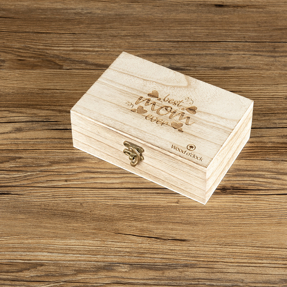 Bereits die Box unseres Geschenksets "Best Mom Kirschbaum" ist ein echter Hingucker