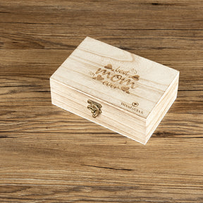 Bereits die Box unseres Geschenksets "Best Mom Kirschbaum" ist ein echter Hingucker