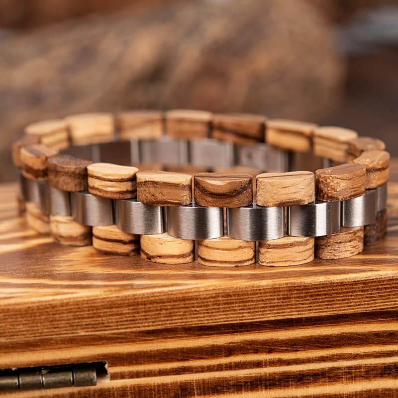 Zebranoholz ist die Grundlage für dieses tolle Armband