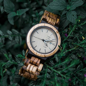 Auch die Details der Armbanduhr "Walnuss" sind absolut hochwertig gefertigt