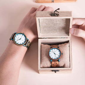 Die Holzbox der Armbanduhr "Sofia" eignet sich auch ideal als Geschenkverpackung